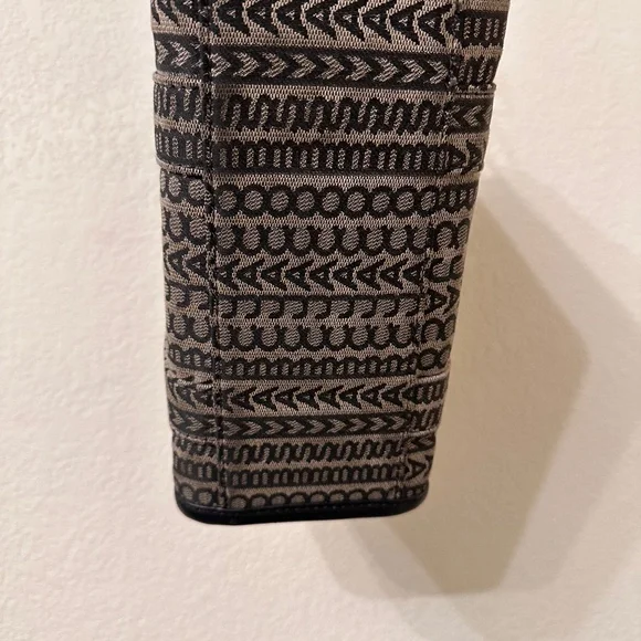 Marc Jacobs The Monogram Jacquard Small Tote Bag W/ Shoulder Strap - Picture 6 of 11